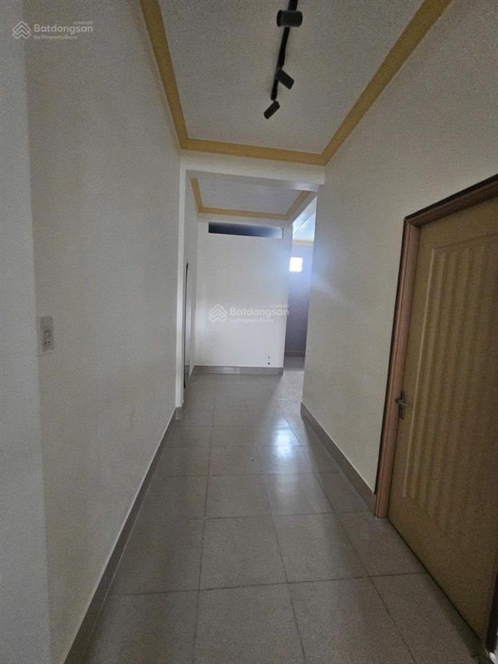 Cho thuê nhà ngang 8m kế đại học cần thơ tiện văn phòng