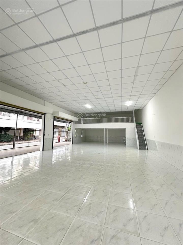 Cho thuê kho 250 m2 góc 2 mặt tiền kdc ngân thuận 14 triệu