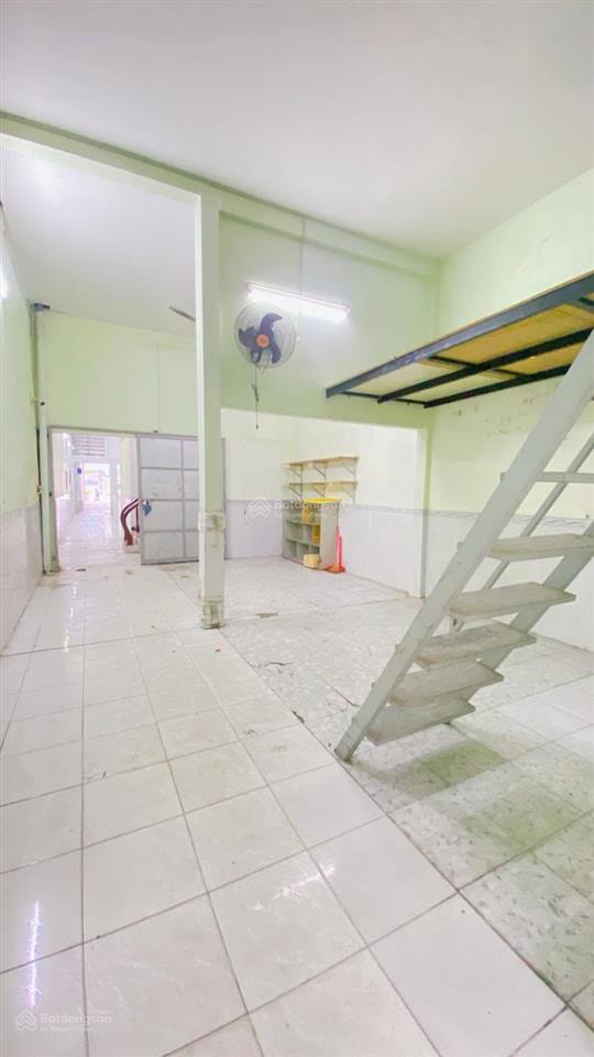 Cho thuê nhà sd 750 m2 mặt tiền nguyễn văn linh 22 triệu