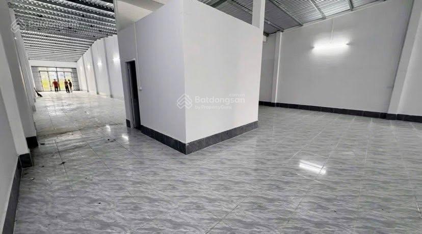 Cho thuê kho 375 m2 khu ngân thuận 18 triệu