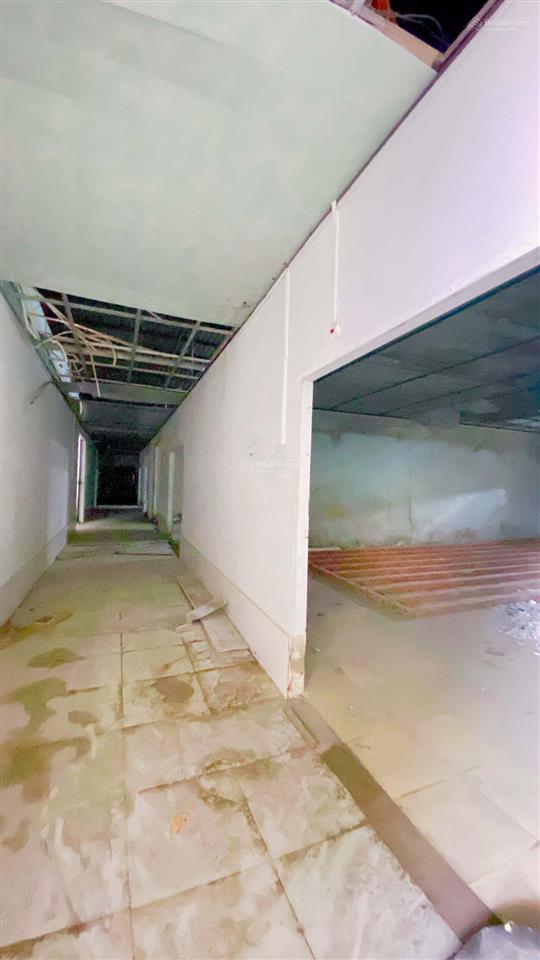 Cho thuê kho 550 m2 quốc lộ 1a tiện chứa hàng 20 triệu