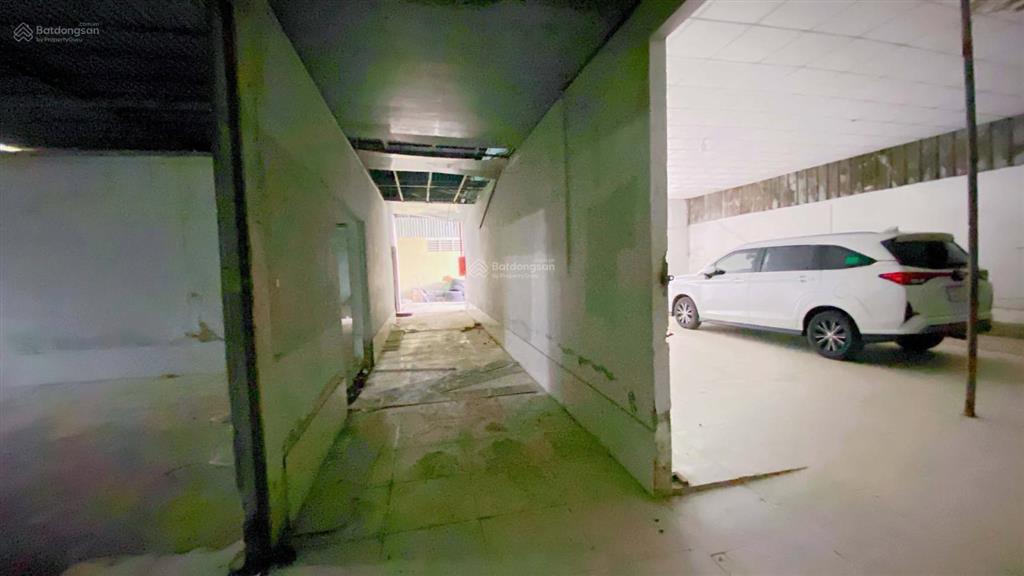 Cho thuê kho 550 m2 quốc lộ 1a tiện chứa hàng 20 triệu