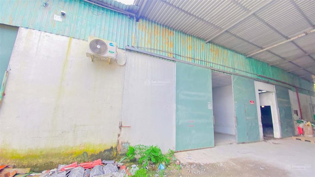 Cho thuê kho 550 m2 quốc lộ 1a tiện chứa hàng 20 triệu