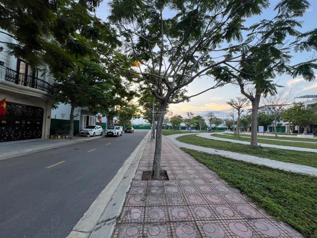 Bán nhà đẹp hà quang 2 nha trang đối diện công viên. đường số 12a