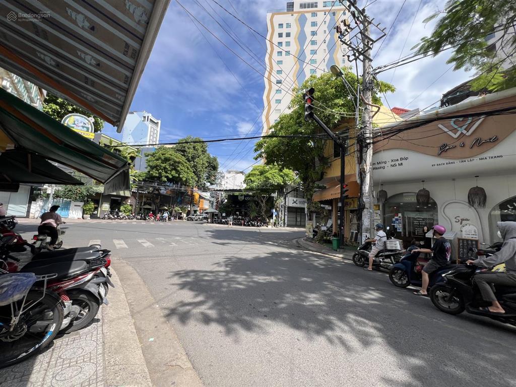 Bán nhà mặt tiền đường bạch đằng  phường nha trang  nha trang
(gần sát ngã 4 bạch đằng  tô hiến