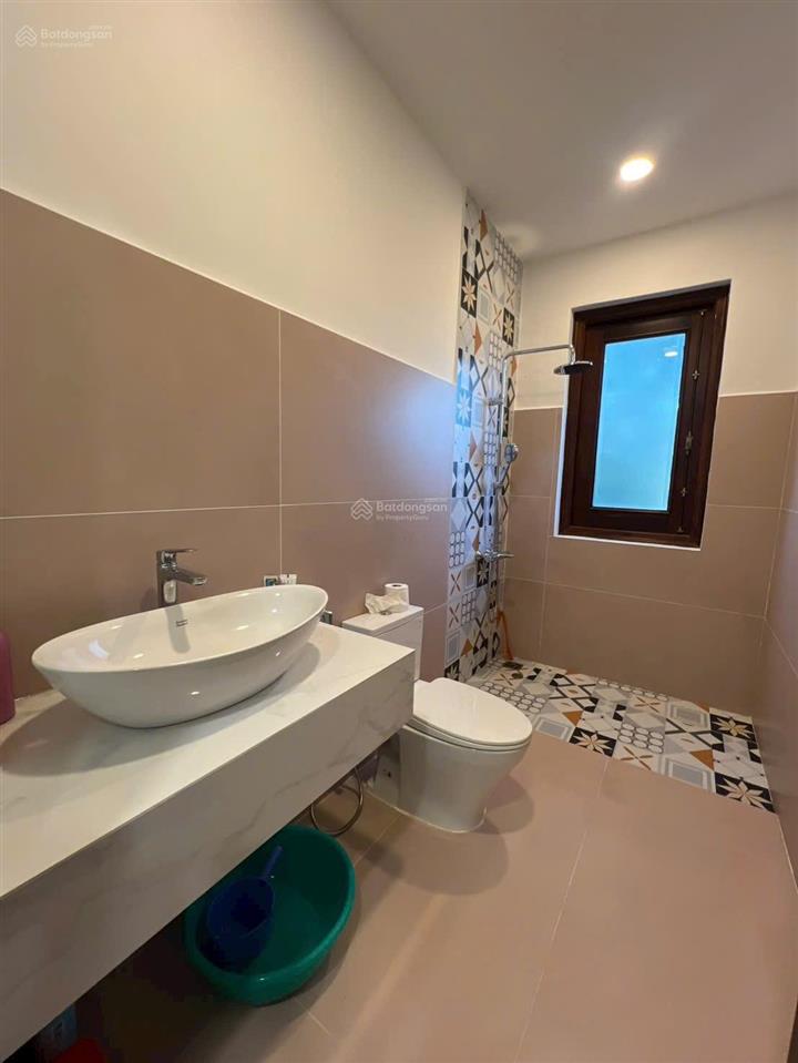 Bán nhà hà quang 2 nha trang đối diện công viên.