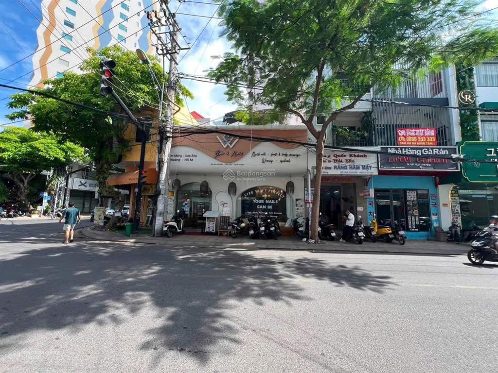 Giảm 2 tỷ còn 28 tỷ  nhà mặt tiền bạch đằng nha trang, 94m2, sát ngã 4 tô hiến thành