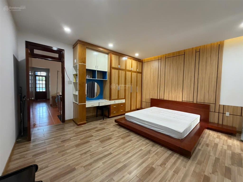 Cho thuê nhà mặt tiền nguyễn trung trực nha trang