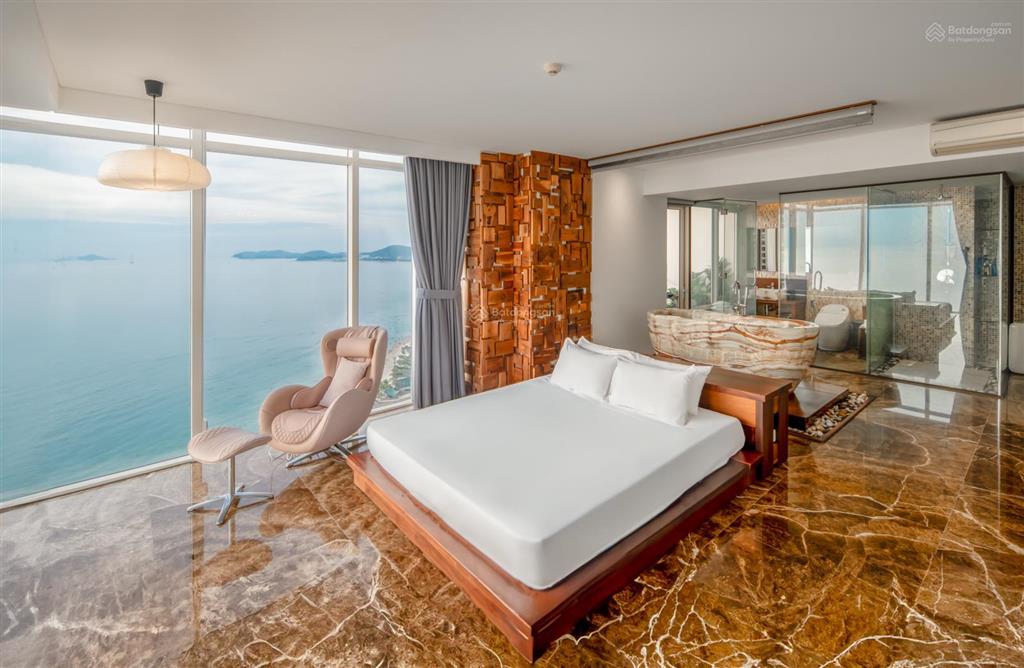 Cho thuê căn hộ penhouse đẳng cấp. the costa nha trang