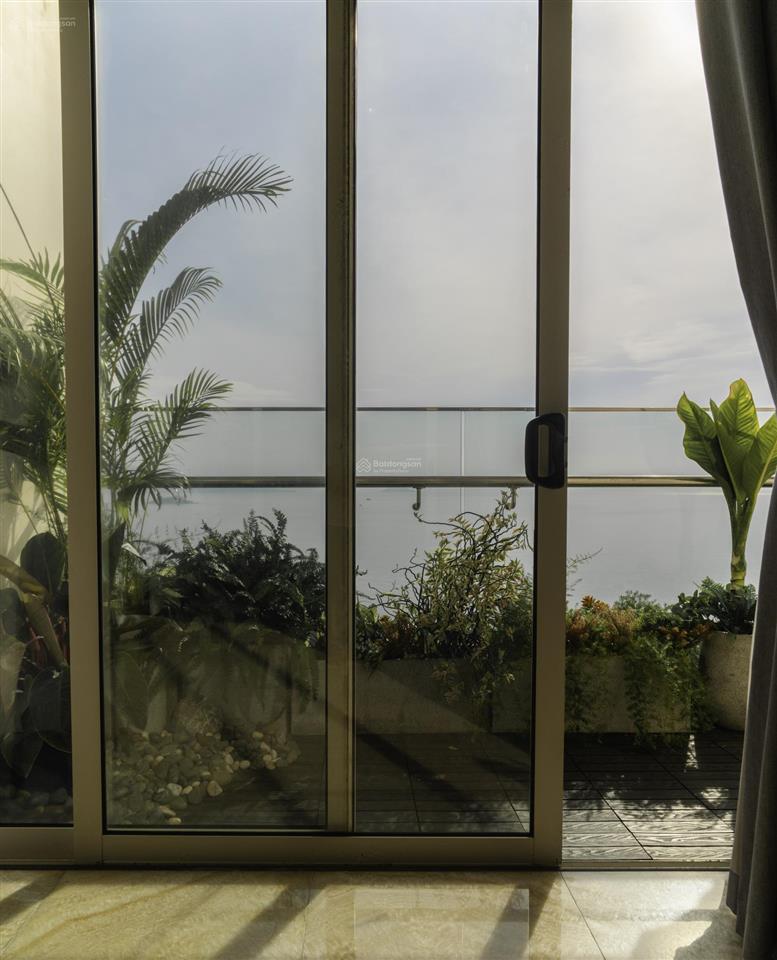 Cho thuê căn hộ penhouse đẳng cấp. the costa nha trang