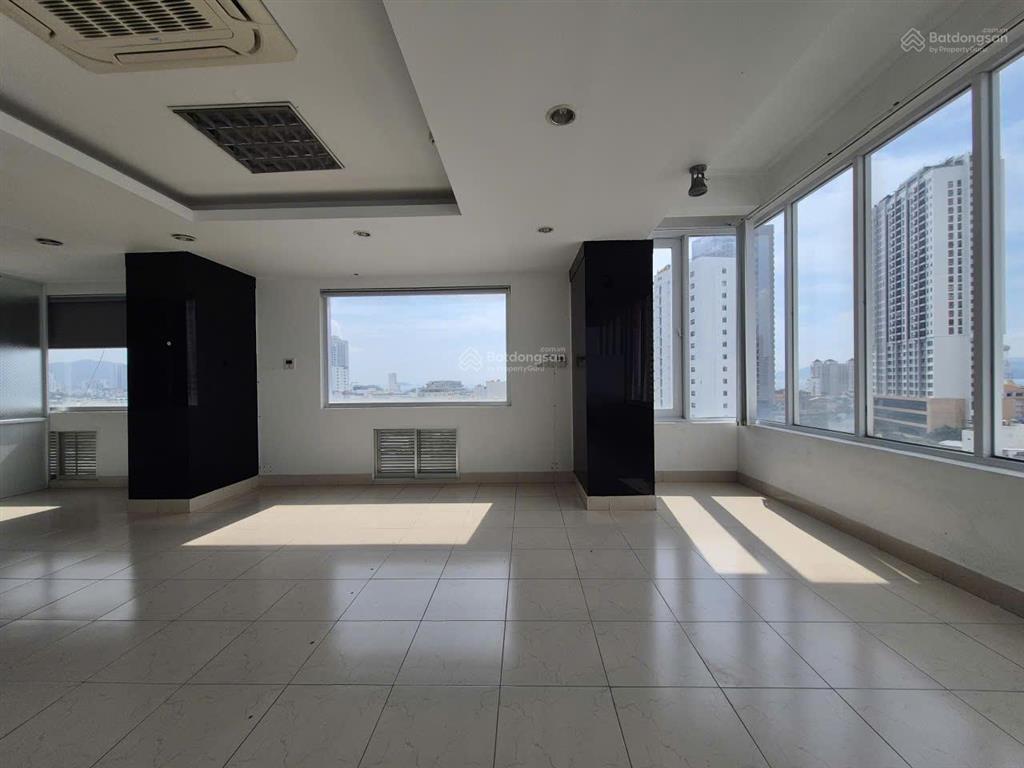 Cho thuê mặt bằng văn phòng tầng 8 (hướng biển) tòa nhà nha trang tower tại trung tâm tp nha trang