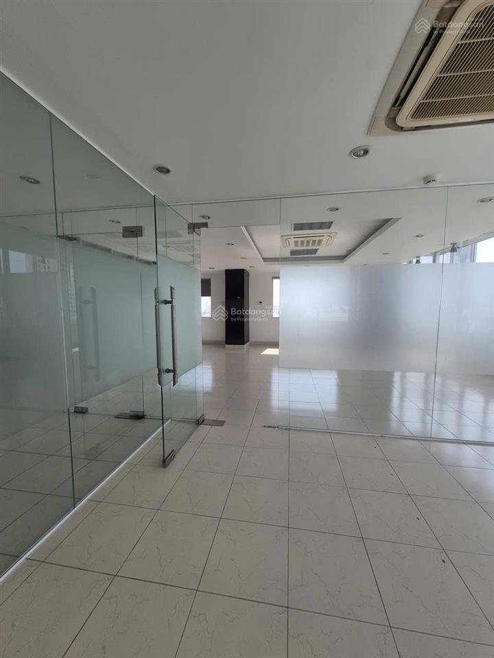Cho thuê mặt bằng văn phòng tầng 8 (hướng biển) tòa nhà nha trang tower tại trung tâm tp nha trang