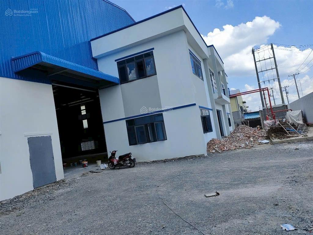 Căn cho thuê nhà xưởng 6700m2, khu vực đức hòa, long an