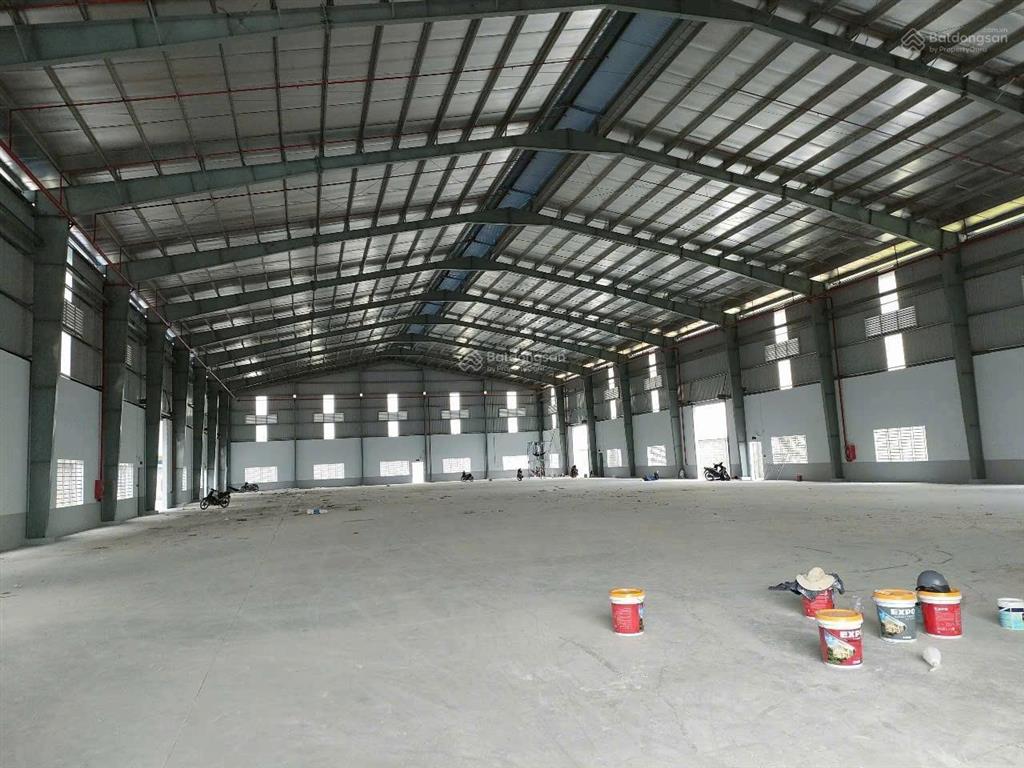 Căn cho thuê nhà xưởng 6700m2, khu vực đức hòa, long an