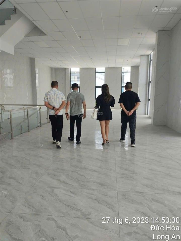 Cần bán nhà xưởng 10000m2 khu công nghiệp đức hòa