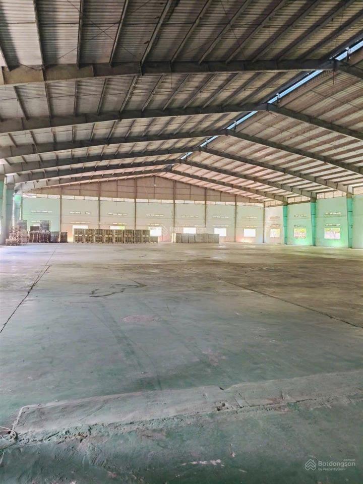 Cho thuê nhà xưởng 2500m khu vực đức hòa