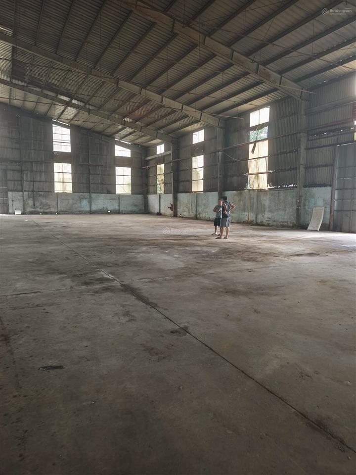 Cho thuê nhà xưởng 1300m khu vực hóc môn