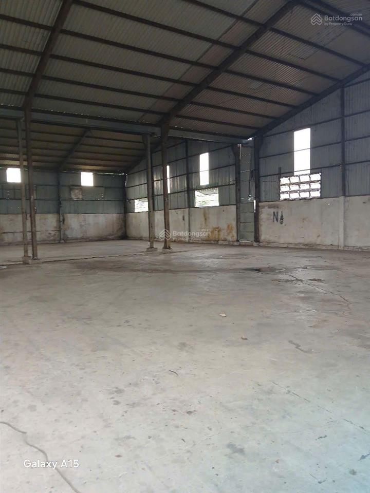 Cần cho thuê nhà xưởng cũ chi 2000m