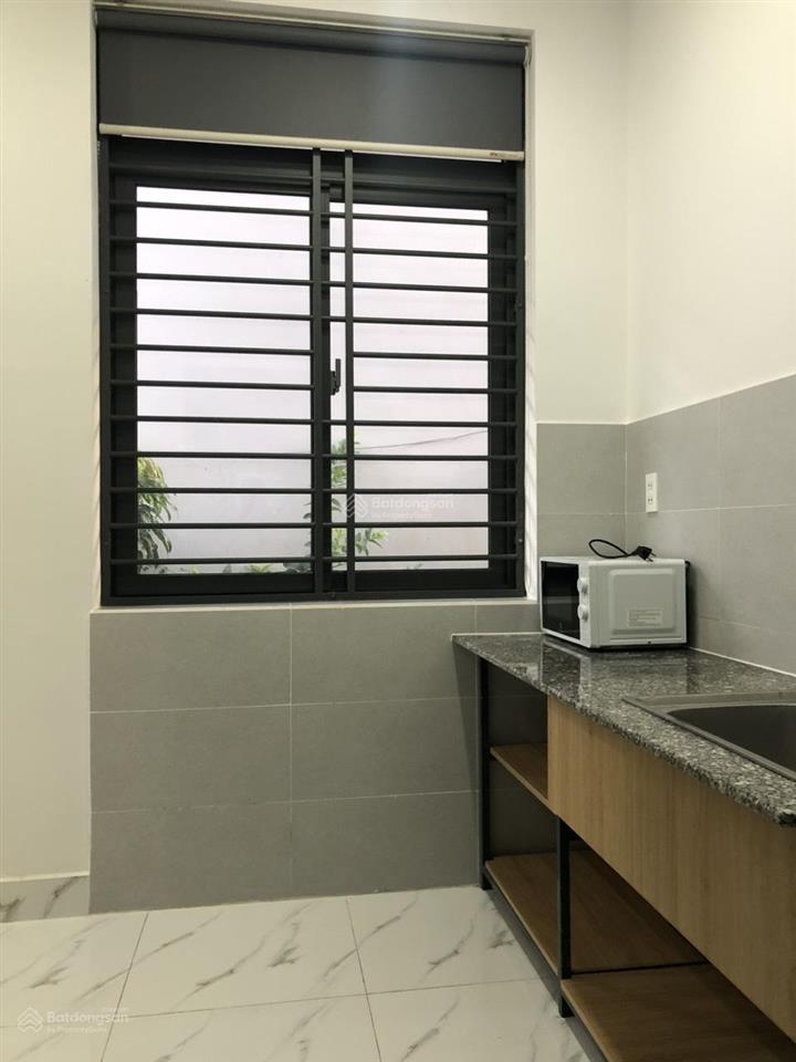 Cho thuê căn hộ ngay tt tp xây mớithoáng mát có nhiều cửa sổ, sân riêngfull nội thất5.5tr /tháng