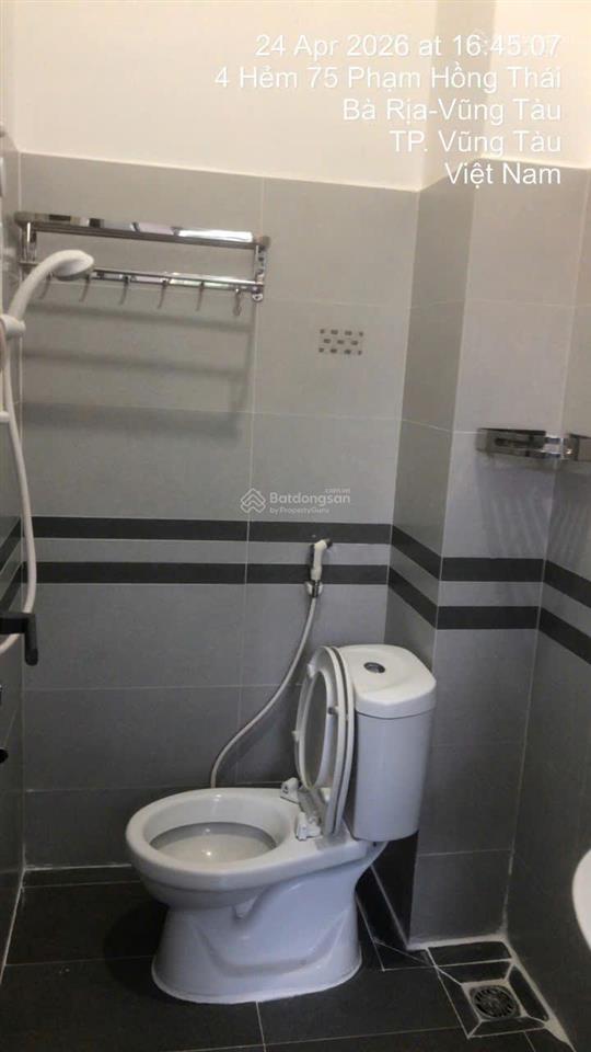 Cho thuê căn hộ ngay tt tp xây mớithoáng mát có nhiều cửa sổ, sân riêngfull nội thất5.5tr /tháng