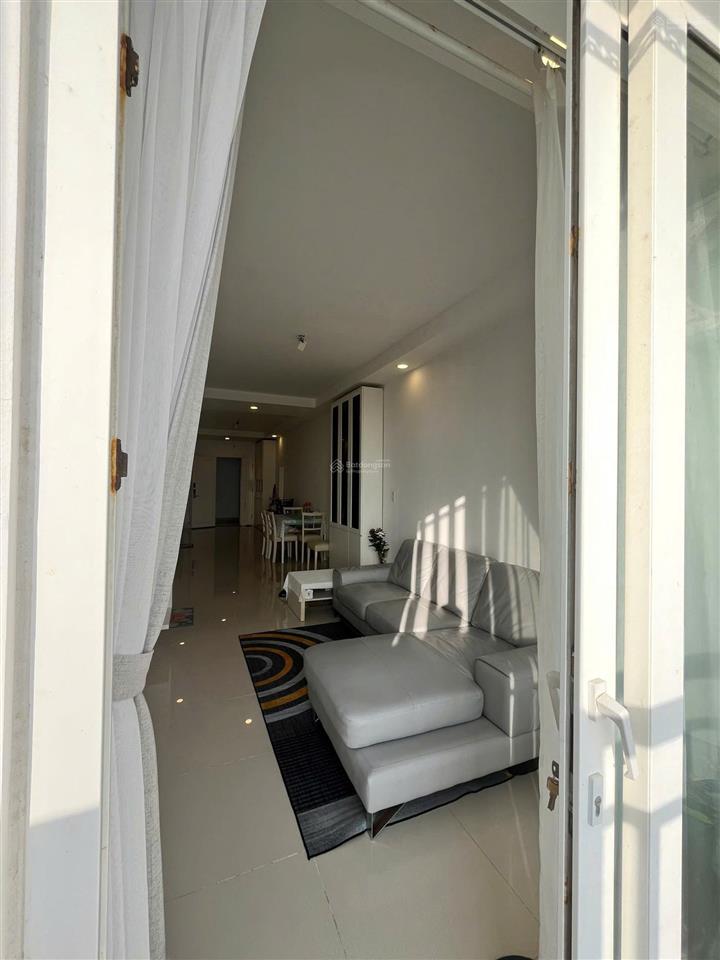 Cần bán nhanh căn 2 phòng ngủ view biển tầng cao nội thất cực xinh tại chung cư melody vt