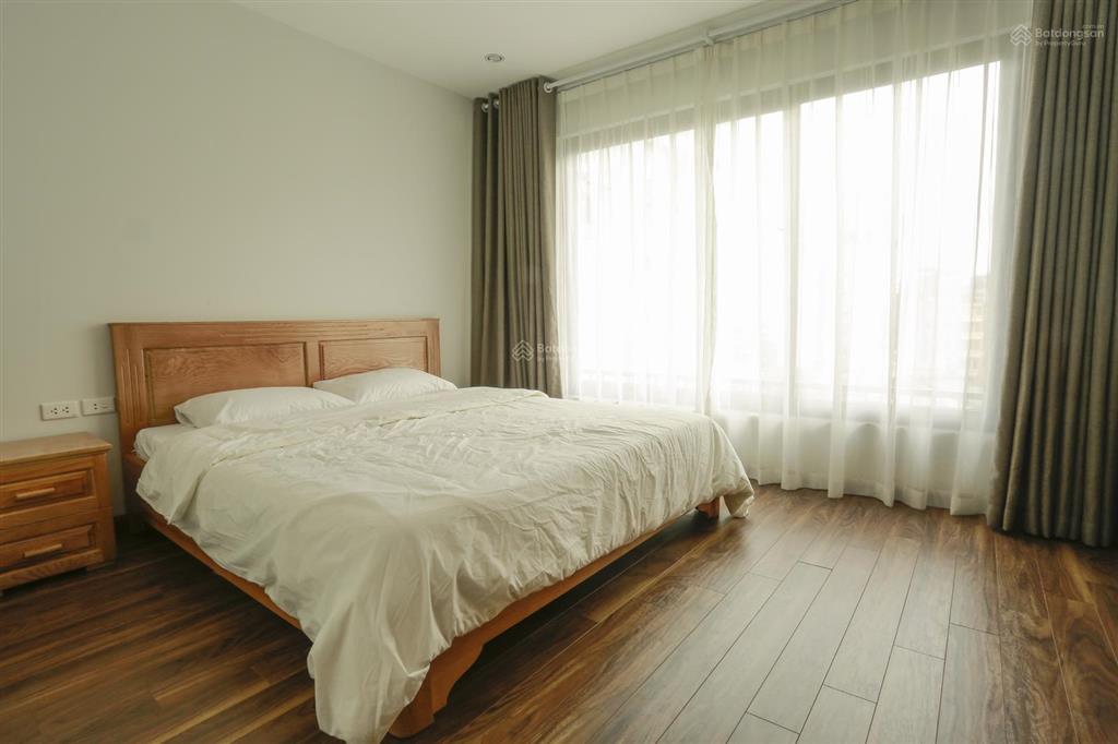 Nhượng nhà 1 phòng ngủ, 50m2, ngõ ô tô đỗ cửa ngay cạnh vinhomes d'capitale, tòa nhà charmvit tower