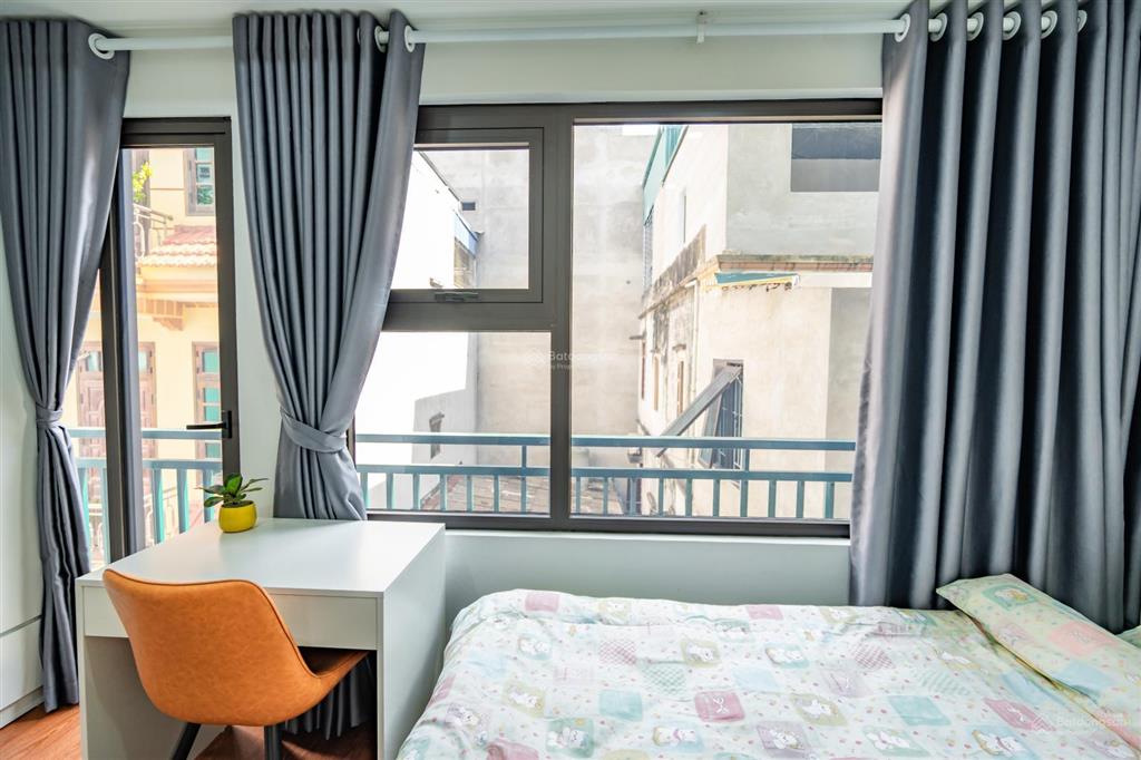 Cho thuê gấp chung cư 1 phòng ngủ tại cầu giấy, dịch vọng hậu, 52m2, thoáng sạch sẽ, giá cực rẻ