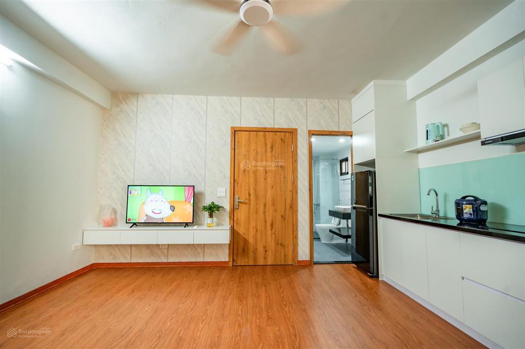 Nhượng gấp chung cư 1 ngủ 1 khách tại cầu giấy, 50m2, thoáng sạch sẽ, gần công viên cầu giấy
