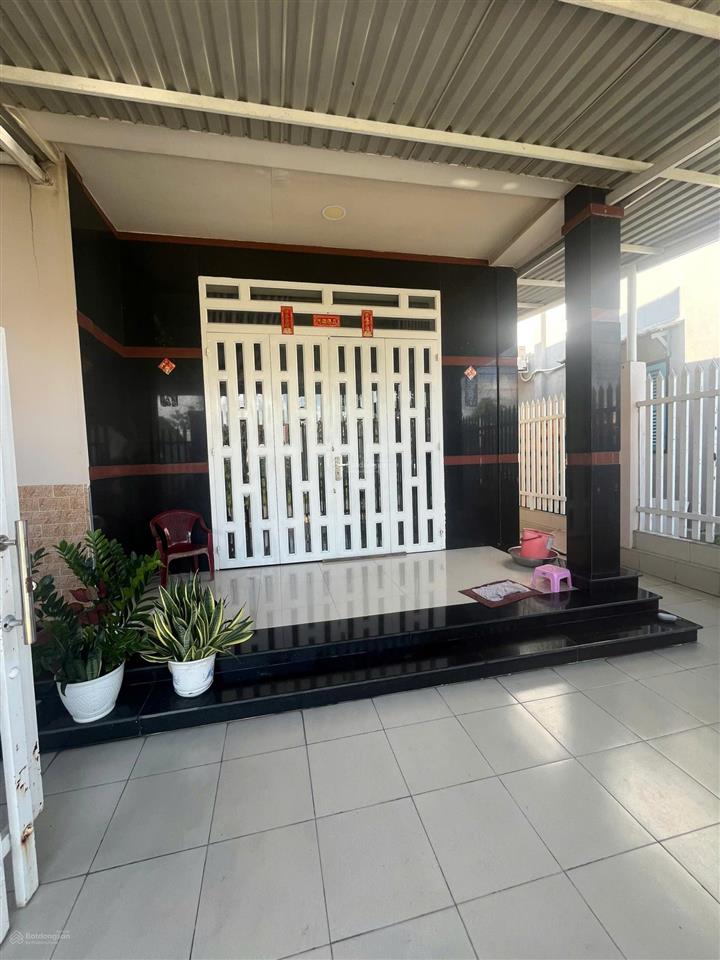 Bán gấp nhà đẹp trung tâm xã phước thạnh (hiệp thạnh cũ), gò dầu, tây ninh. gần nhà thờ hiệp thạnh