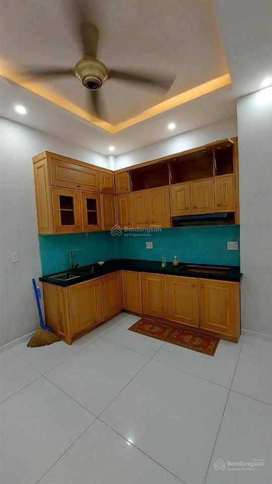 Bán nhà nguyễn xíphạm văn đồng phường 13 cũ 4.2x10 2 lầu sân thượng. 4 phòng ngủ 5 wc. giá 6,5tỷ.