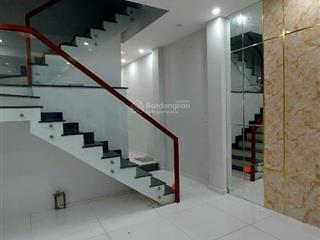 Bán nhà nguyễn xíphạm văn đồng phường 13 cũ 4.2x10 2 lầu sân thượng. 4 phòng ngủ 5 wc. giá 6,5tỷ.