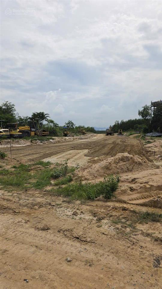 Bán lô đất lúa quy hoạch sắp tới gần đường chính ở lagi dt 731.1m2 giá 150 triệu/lô