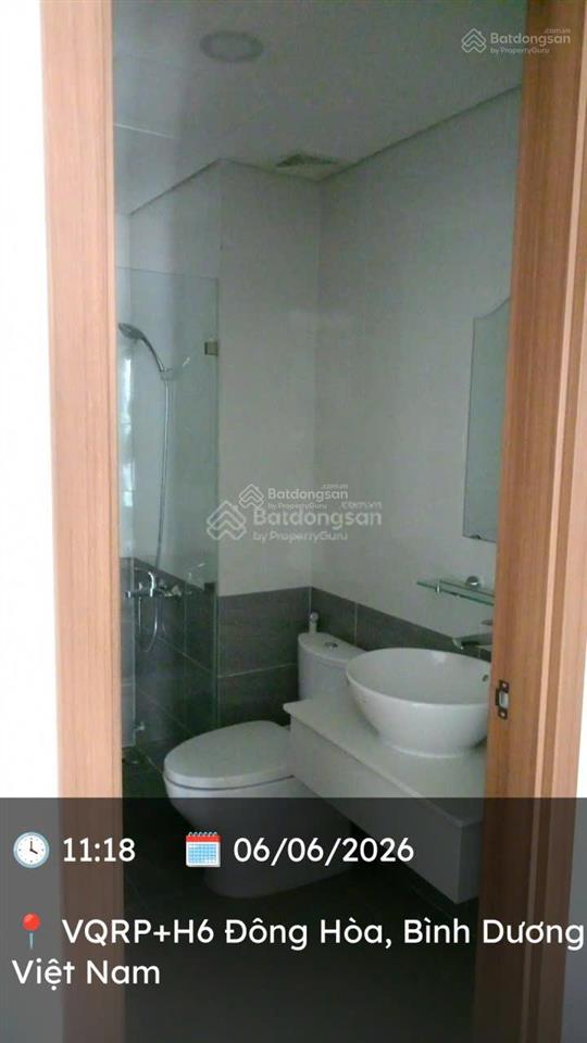 Nhà sổ hồng tầng cao (15,24), 2pn2wc giá 2tỷ394, gần làng đhqg hcm, view hồ bơi  dễ cho thuê