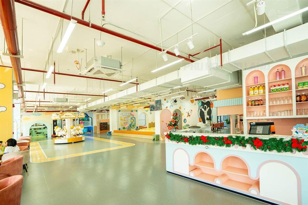 Nhà sổ hồng tầng cao (24.08), 2pn2wc giá chỉ 2ti4, gần làng đhqg hcm, view hồ bơi  dễ cho thuê