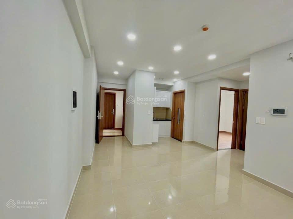 Nhà sổ hồng tầng cao (24.08), 2pn2wc giá chỉ 2ti4, gần làng đhqg hcm, view hồ bơi  dễ cho thuê