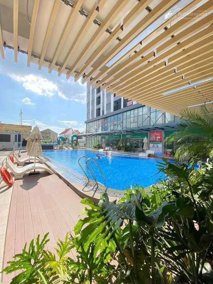Nhà sổ hồng tầng cao (24.08), 2pn2wc giá chỉ 2ti4, gần làng đhqg hcm, view hồ bơi  dễ cho thuê