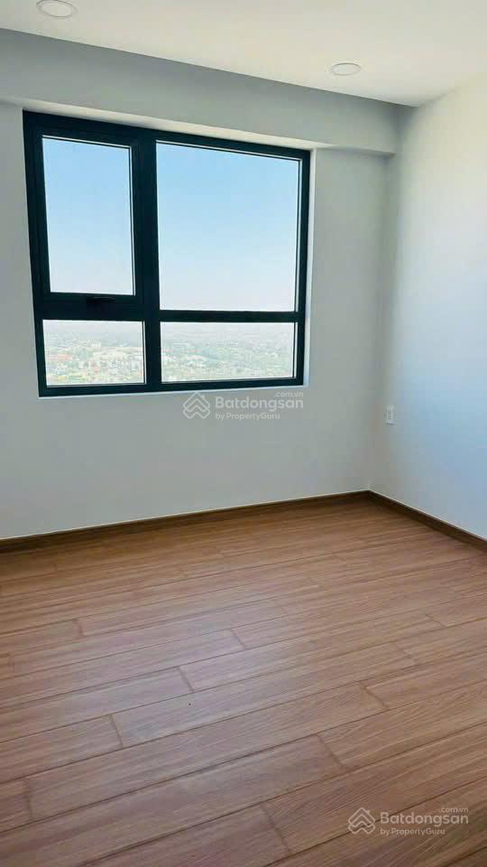 Nhà sổ hồng tầng cao (24.08), 2pn2wc giá chỉ 2ti4, gần làng đhqg hcm, view hồ bơi  dễ cho thuê