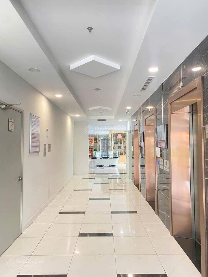 Nhà sổ hồng tầng cao (28.24), 2pn2wc giá chỉ 2ti39, gần làng đhqg hcm , view hồ bơi dễ cho thuê
