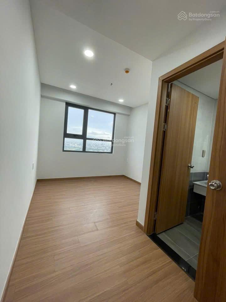 Nhà sổ hồng tầng cao (28.24), 2pn2wc giá chỉ 2ti39, gần làng đhqg hcm , view hồ bơi dễ cho thuê