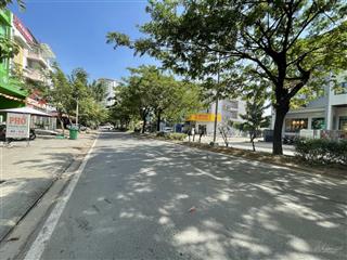 Bán nền đất mặt tiền đường hoàng quốc việt kdc phú mỹvph, 6x22m2, giá 170tr/m2  0918 278 ***