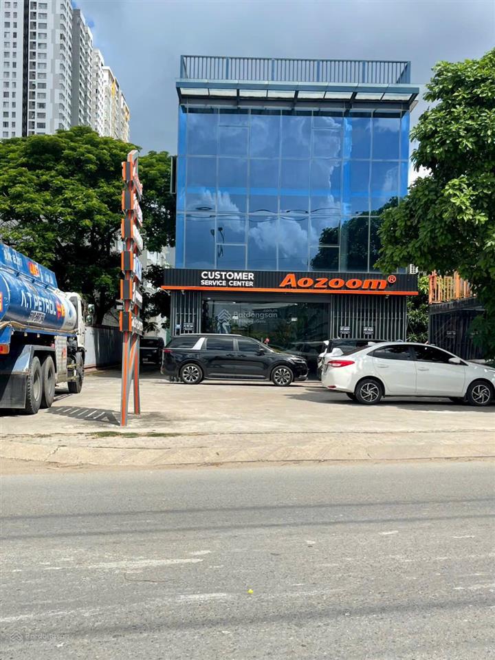 Cho thuê mặt bằng làm showroom oto, vp cty, kho xưởng dt 800m sử dụng mặt tiền đường đào trí, q7