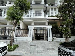 Cho thuê biệt thự cao cấp the peak garden, q7, có hầm, thang máy, 2 mặt tiền trước sau 60tr/th