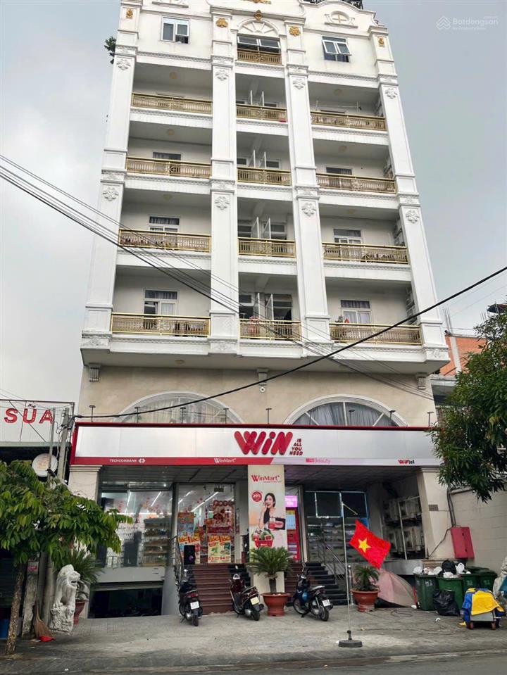 Cần bán tòa nhà chdv đường lý phục man q7, 106 phòng, thu nhập 500tr/th, 140 tỷ.  0918 278 ***