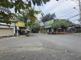 Bán gấp nhà 1 trệt 1 lầu ngay ngã tư đường 9, linh trung, ngang 5m dài 26.6m, giá 12.9 tỷ tl