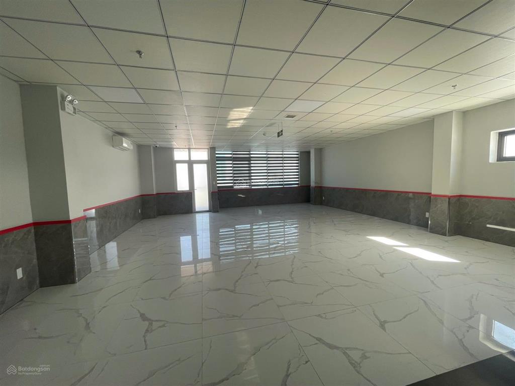 Cho thuê tòa nhà 7 tầng thang máy sát đại lộ phan đăng lưu, gần trung tâm tài chính