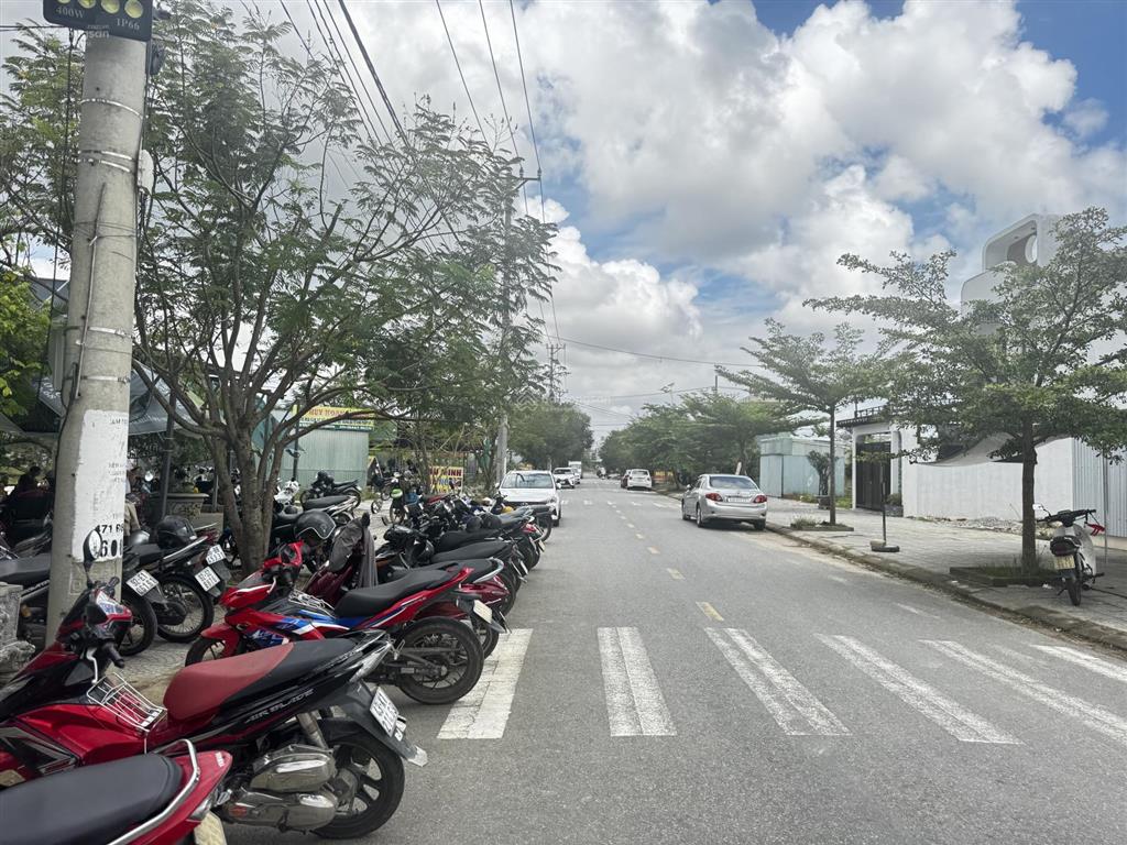 Đất đà nẵng 2 tỷ 250 / đường 13.5m sổ hồng sẵn