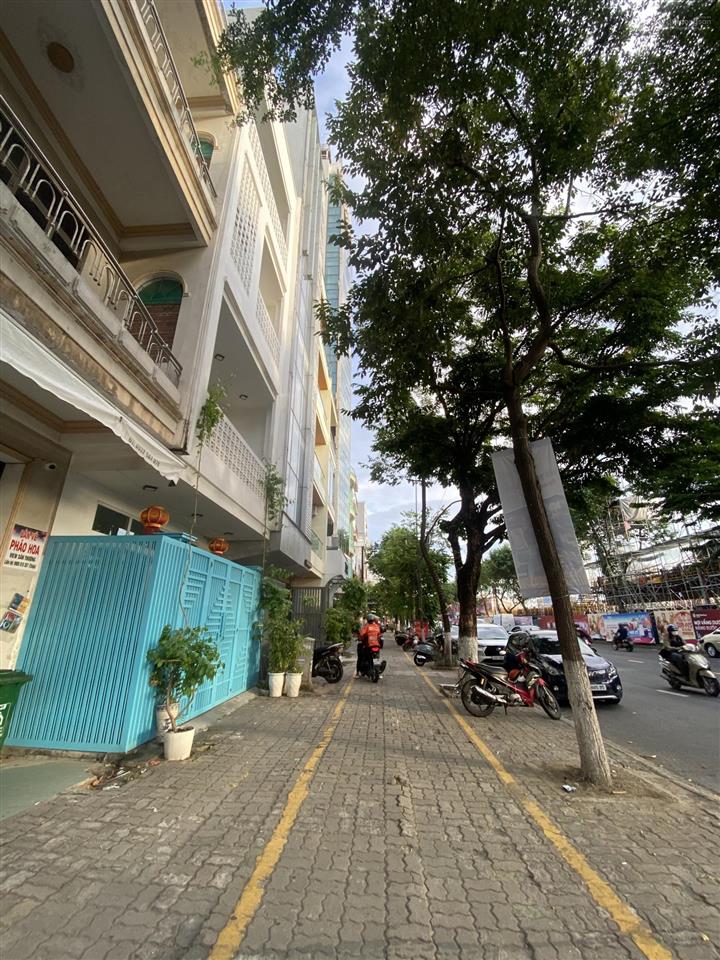 Bán lô góc 3 mặt tiền trần hưng đạo, đoạn đẹp, ngay khán đài pháo hoa, xây toà căn hộ cực thoáng