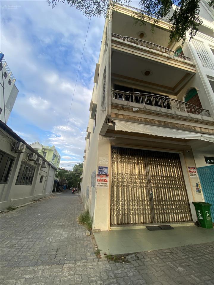 Bán lô góc 3 mặt tiền trần hưng đạo, đoạn đẹp, ngay khán đài pháo hoa, xây toà căn hộ cực thoáng