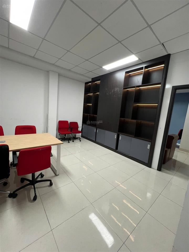 Cho thuê văn phòng full nội thất cao cấp chỉ cần mang máy tính đến làm việc