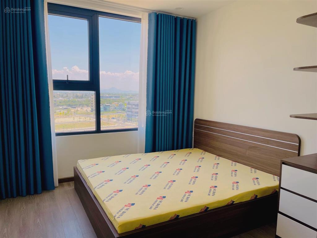 Cho thuê căn góc 3pn 80m2 full nội thất ban công hướng nam view công viên thoáng mát fpt plaza 3